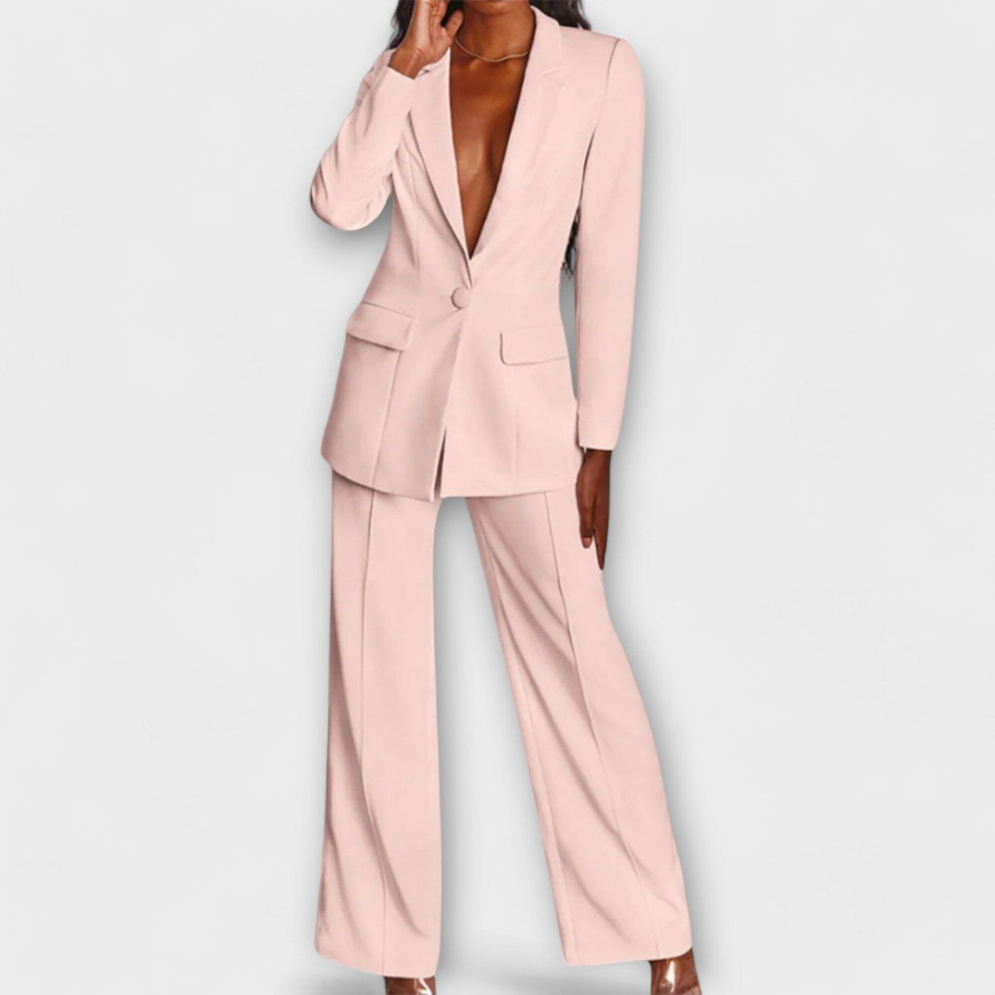 Andrea – Traje de mujer que realza tu sofisticación